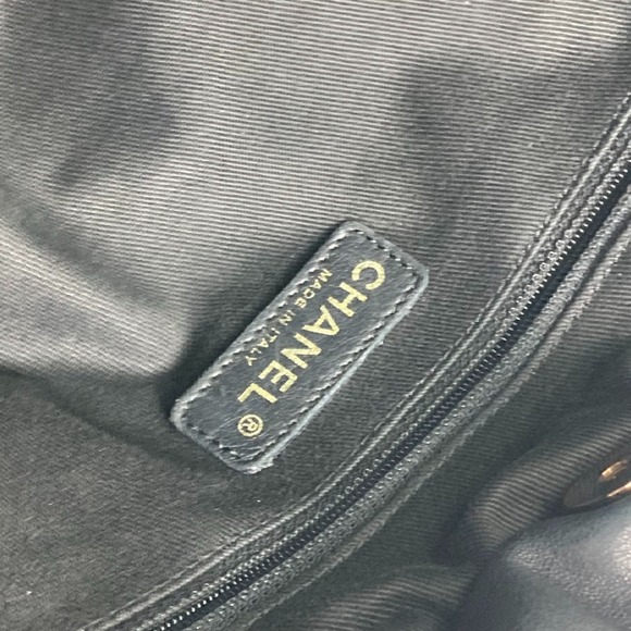 CHANEL Black Shoulder Bag - Picture 15 of 15